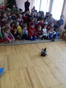 Vizita Bibliotecii Naţionale la IET nr.227 în data de 05.02.19. Roboţelul Tărcuş