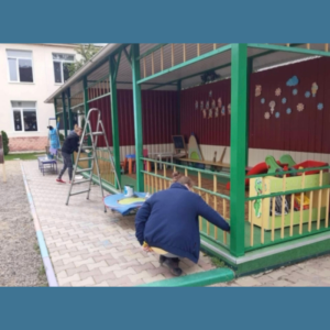 Activități de salubrizare a teritoriilor instituțiilor educaționale din 3 mai